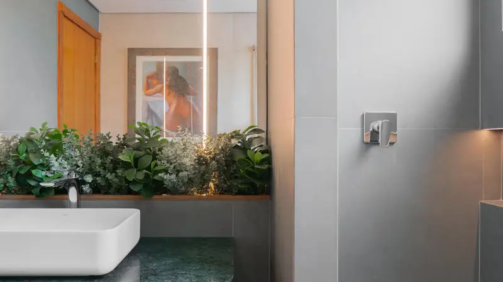 TM_projeto_reforma_madeira_marcenaria_porto_alegre_apartamento_larissa_bassi_banheiro_plantas_verde_marmore_moderno_contemporano (5)