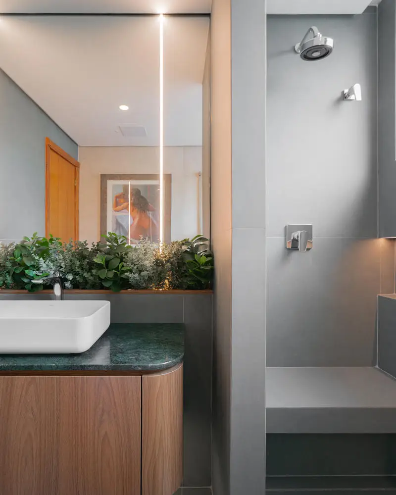 TM_projeto_reforma_madeira_marcenaria_porto_alegre_apartamento_larissa_bassi_banheiro_plantas_verde_marmore_moderno_contemporano (5)