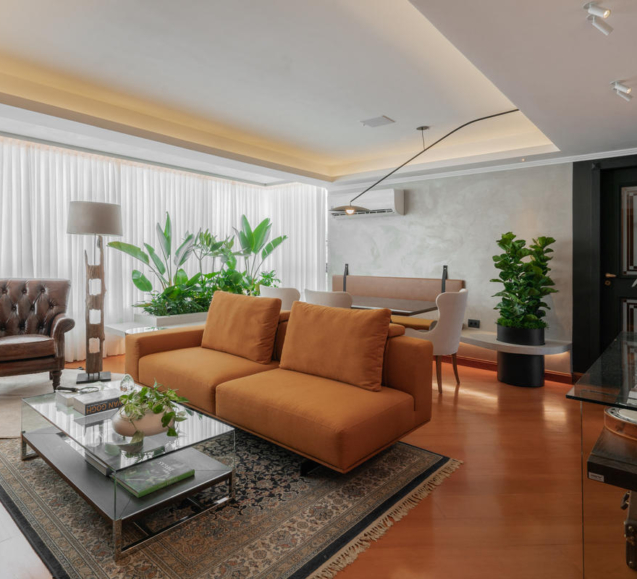 TM_projeto_reforma_madeira_marcenaria_porto_alegre_apartamento_larissa_bassi_living_sala_jantar_sofa_banco_concreto_moderno_lareira_quadros (6)